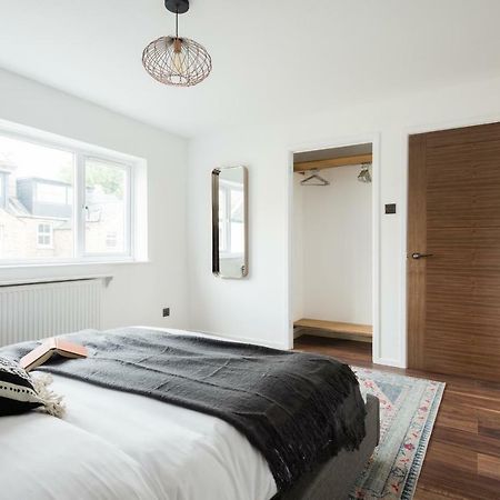 The Century Chalet - Contemporary 2Bdr Townhouse With Parking Apartman Oxford Kültér fotó