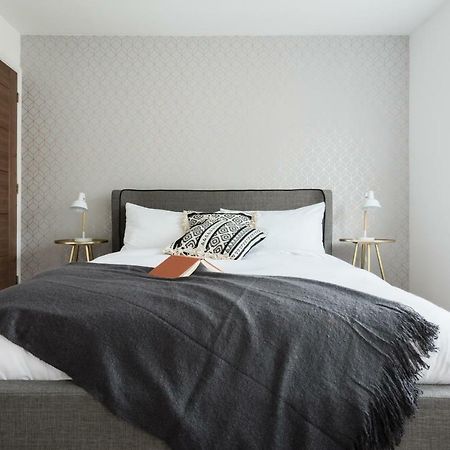 The Century Chalet - Contemporary 2Bdr Townhouse With Parking Apartman Oxford Kültér fotó