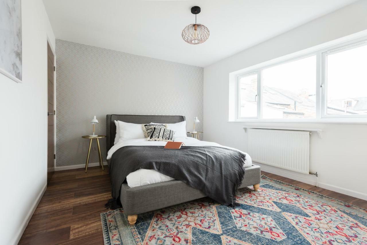 The Century Chalet - Contemporary 2Bdr Townhouse With Parking Apartman Oxford Kültér fotó