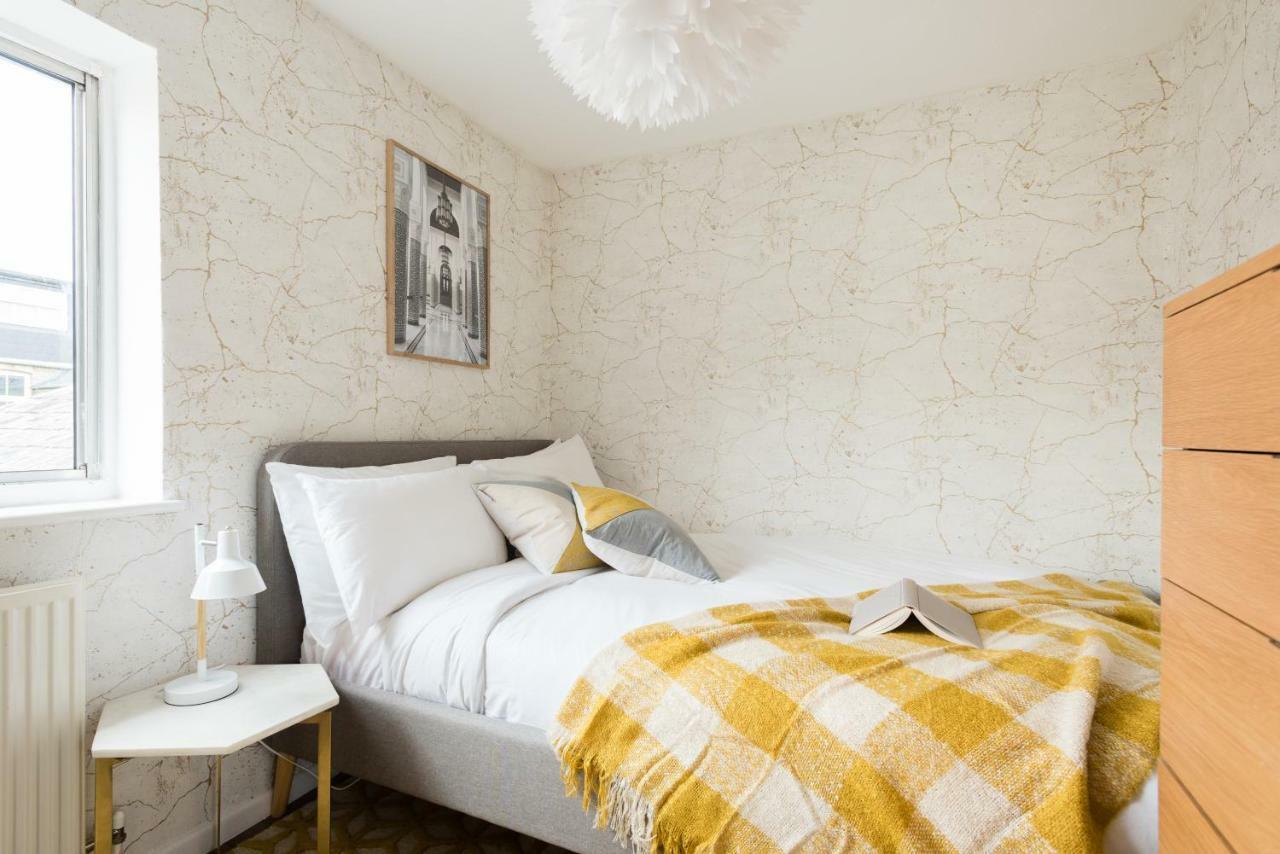 The Century Chalet - Contemporary 2Bdr Townhouse With Parking Apartman Oxford Kültér fotó