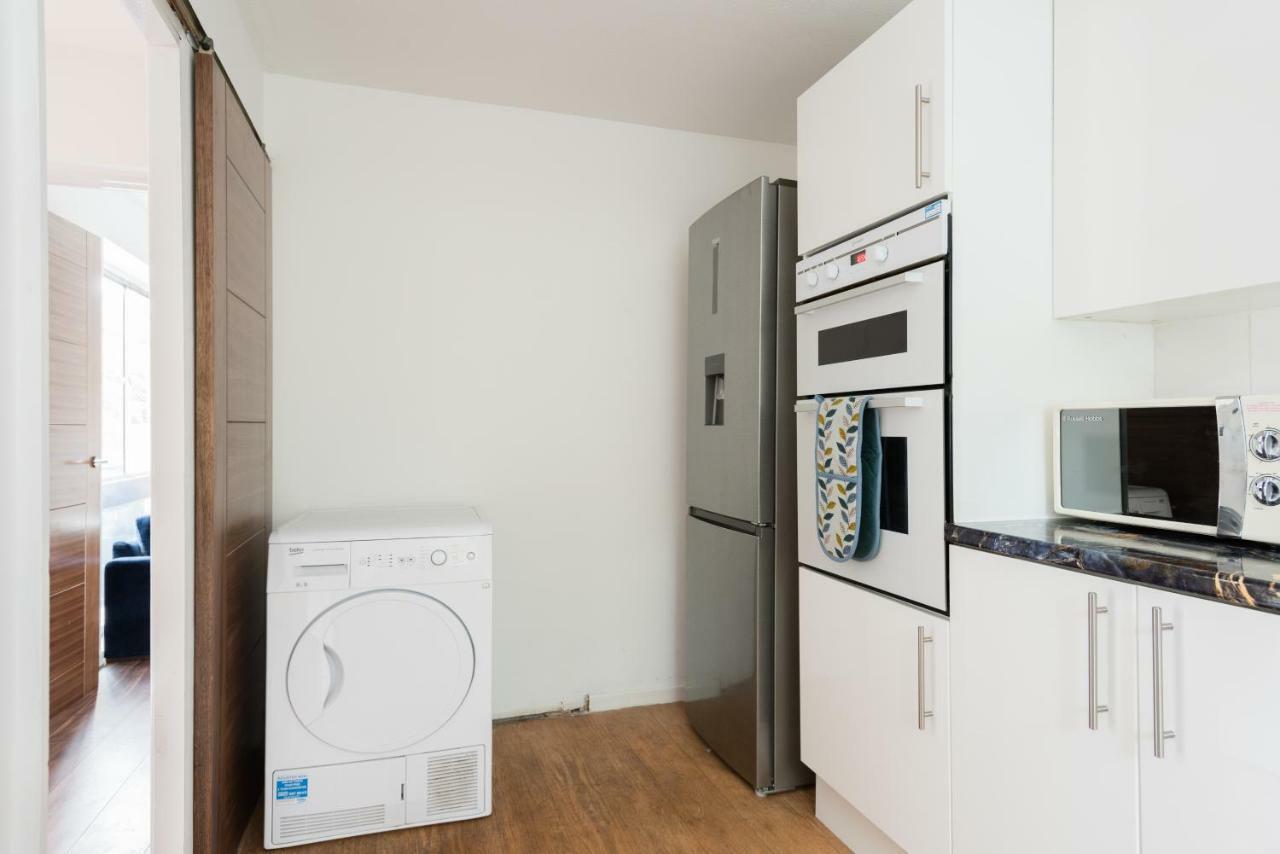 The Century Chalet - Contemporary 2Bdr Townhouse With Parking Apartman Oxford Kültér fotó