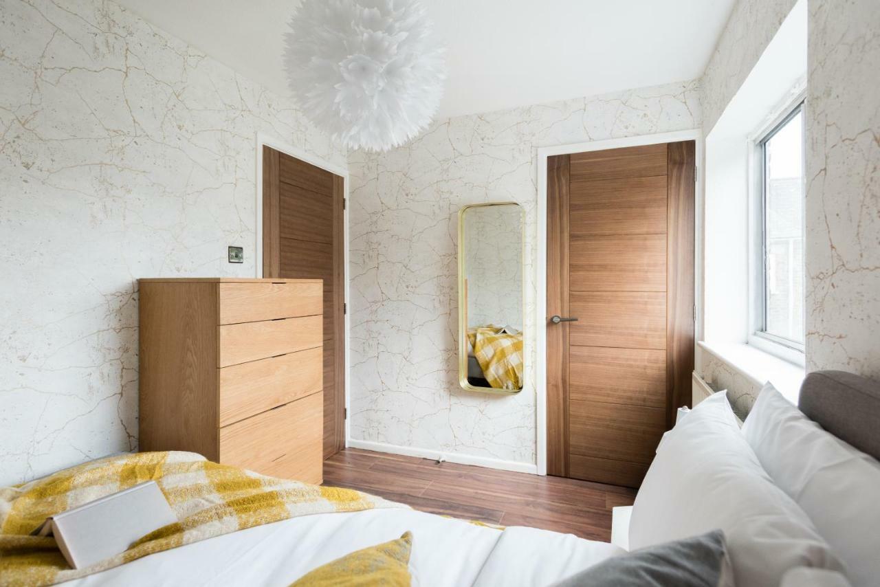 The Century Chalet - Contemporary 2Bdr Townhouse With Parking Apartman Oxford Kültér fotó
